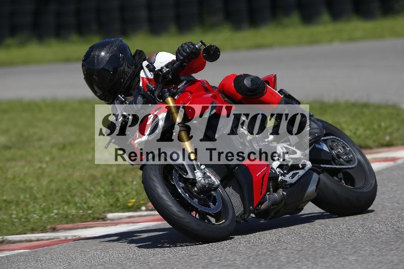 /Archiv-2024/29 12.06.2024 MOTO.CH Track Day ADR/Gruppe blau/71